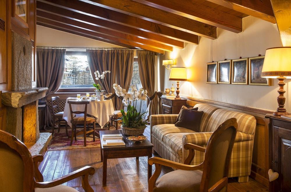 Hotel Hermitage Relais & Chateaux بيريوِل تْشيرفينيا المظهر الخارجي الصورة