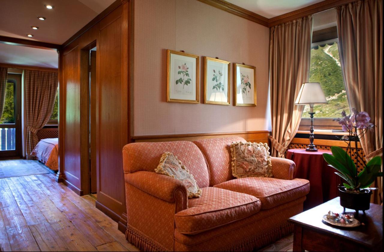 Hotel Hermitage Relais & Chateaux بيريوِل تْشيرفينيا المظهر الخارجي الصورة