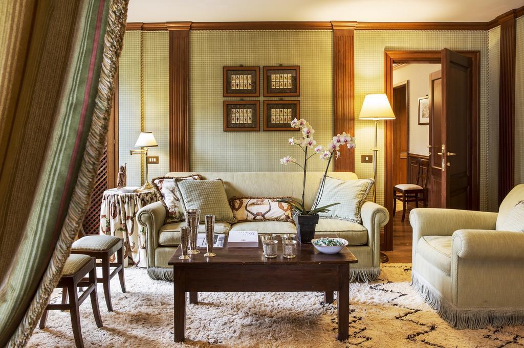 Hotel Hermitage Relais & Chateaux بيريوِل تْشيرفينيا المظهر الخارجي الصورة