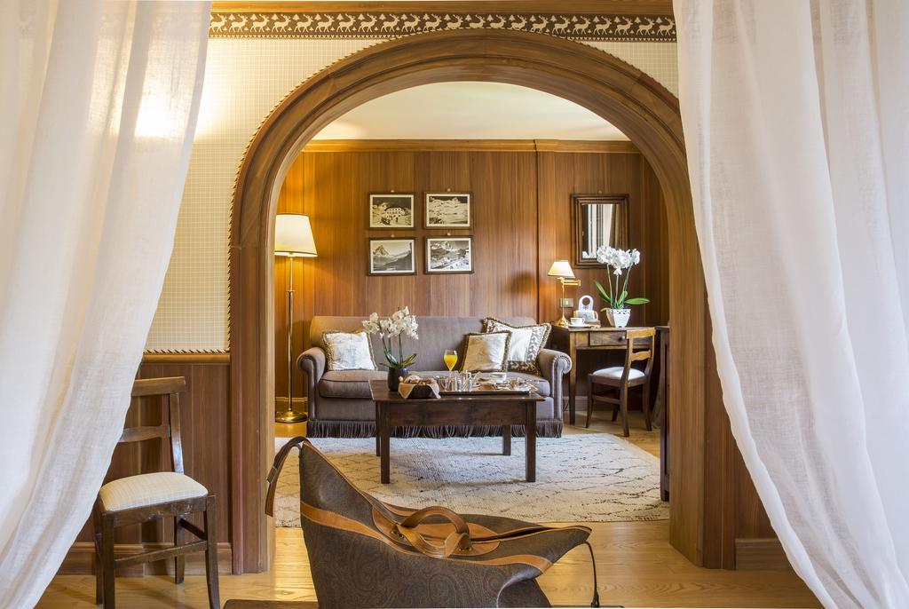 Hotel Hermitage Relais & Chateaux بيريوِل تْشيرفينيا المظهر الخارجي الصورة
