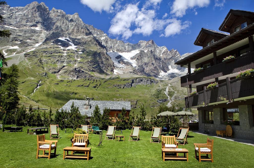 Hotel Hermitage Relais & Chateaux بيريوِل تْشيرفينيا المظهر الخارجي الصورة