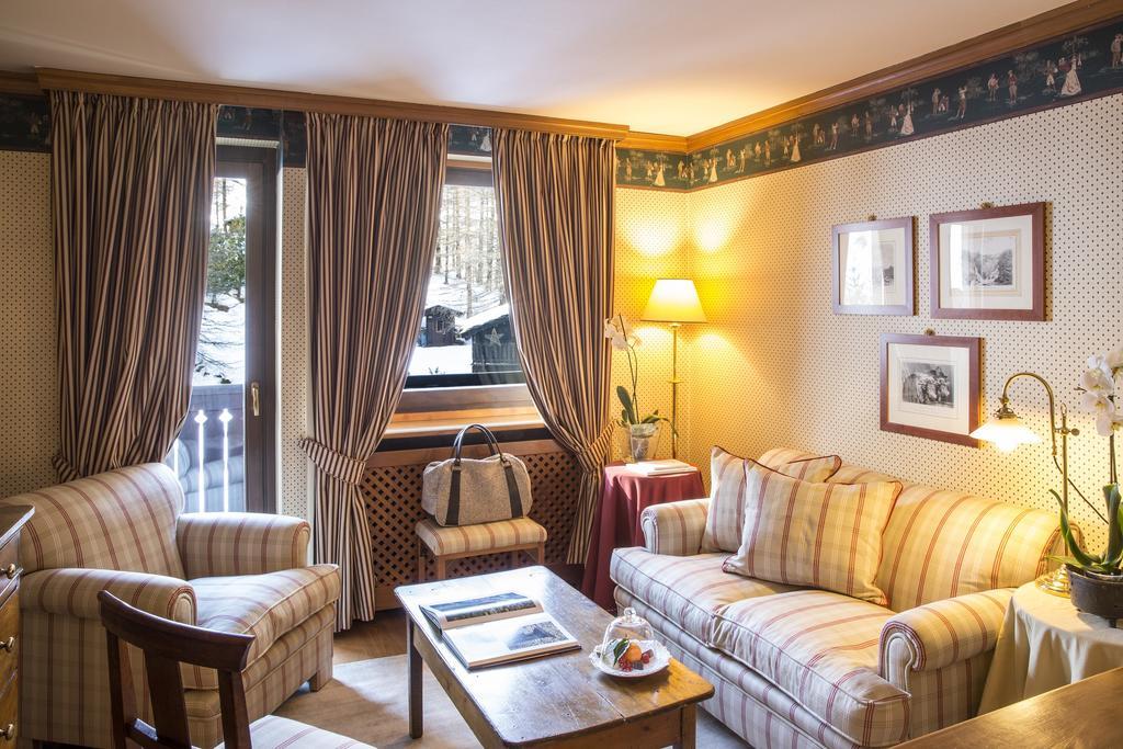 Hotel Hermitage Relais & Chateaux بيريوِل تْشيرفينيا المظهر الخارجي الصورة